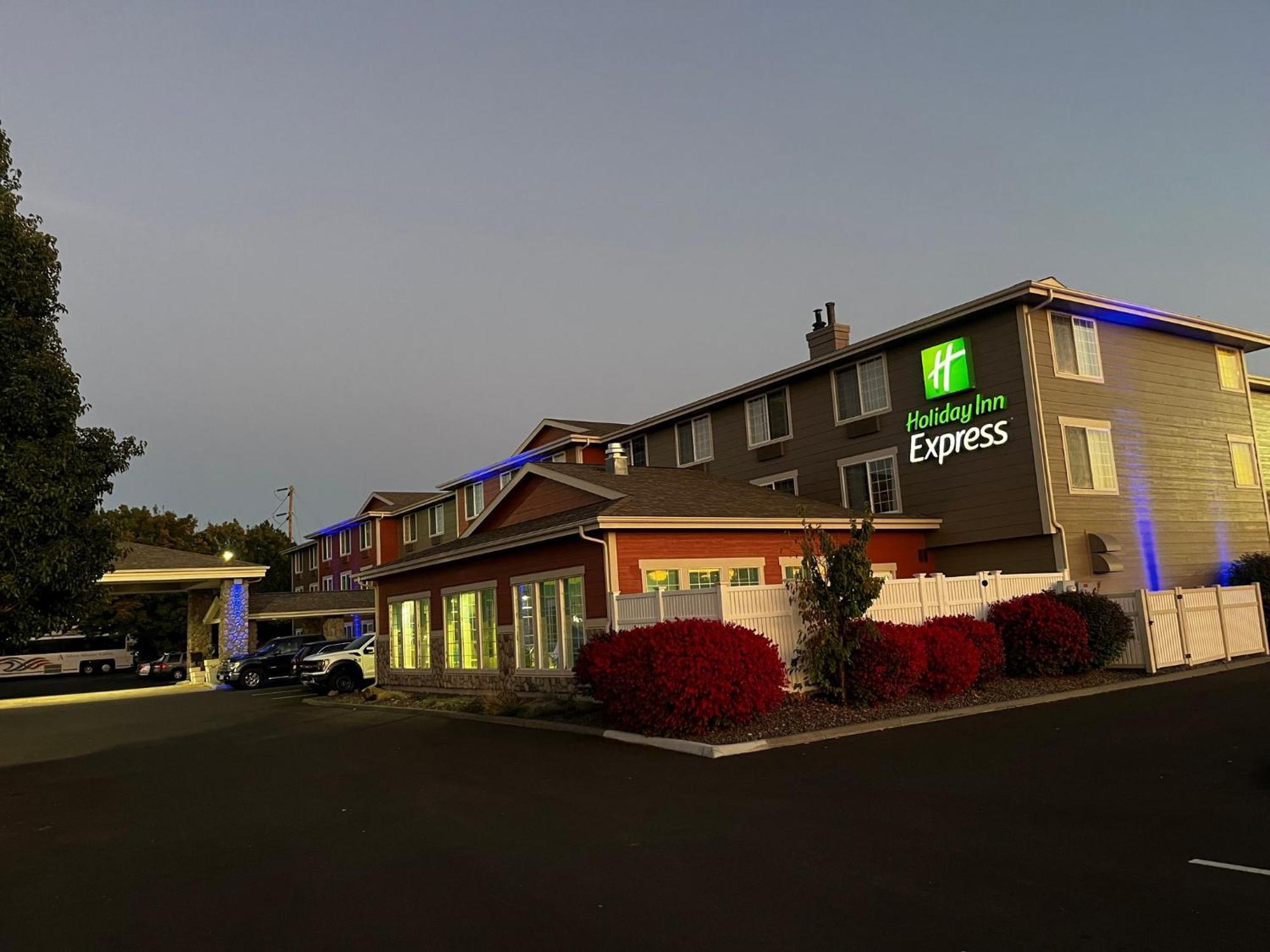 Holiday Inn Express Walla Walla By Ihg Exterior foto